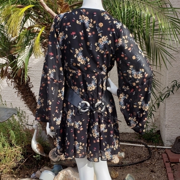 FREE ‎ PEOPLE FLORAL DRESS - Picture 4 of 4
